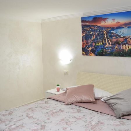 Апартаменты Nonnona House-Napoli Centro Экстерьер фото