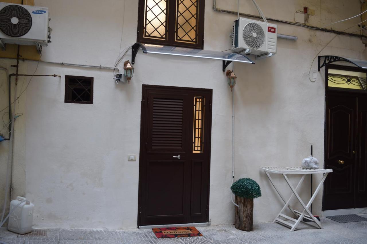 Апартаменты Nonnona House-Napoli Centro Экстерьер фото